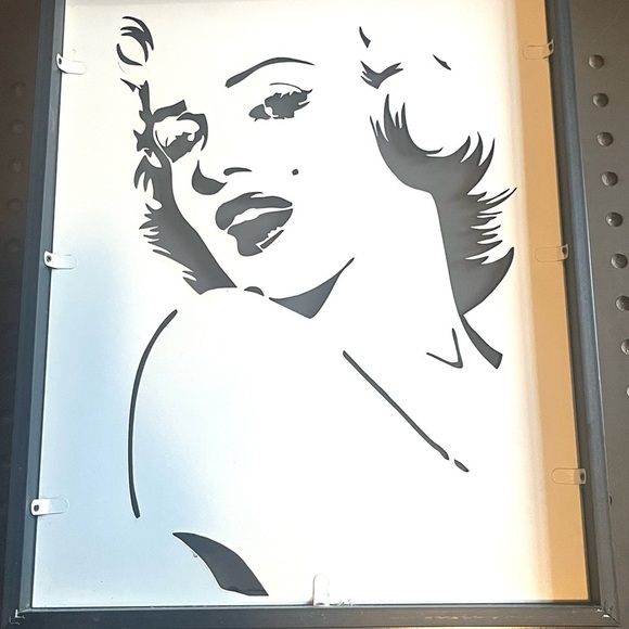 Marilyn Monroe Laser Cut Metal Wall Art Decor Marilyn Monroe Artwork 20" x 16" - Picture 6 of 12